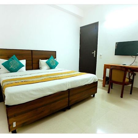 Gupta Residency Near Ajnara Heritage Noida Ngoại thất bức ảnh