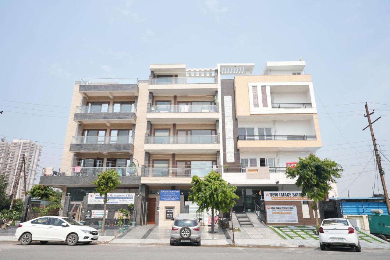 Gupta Residency Near Ajnara Heritage Noida Ngoại thất bức ảnh