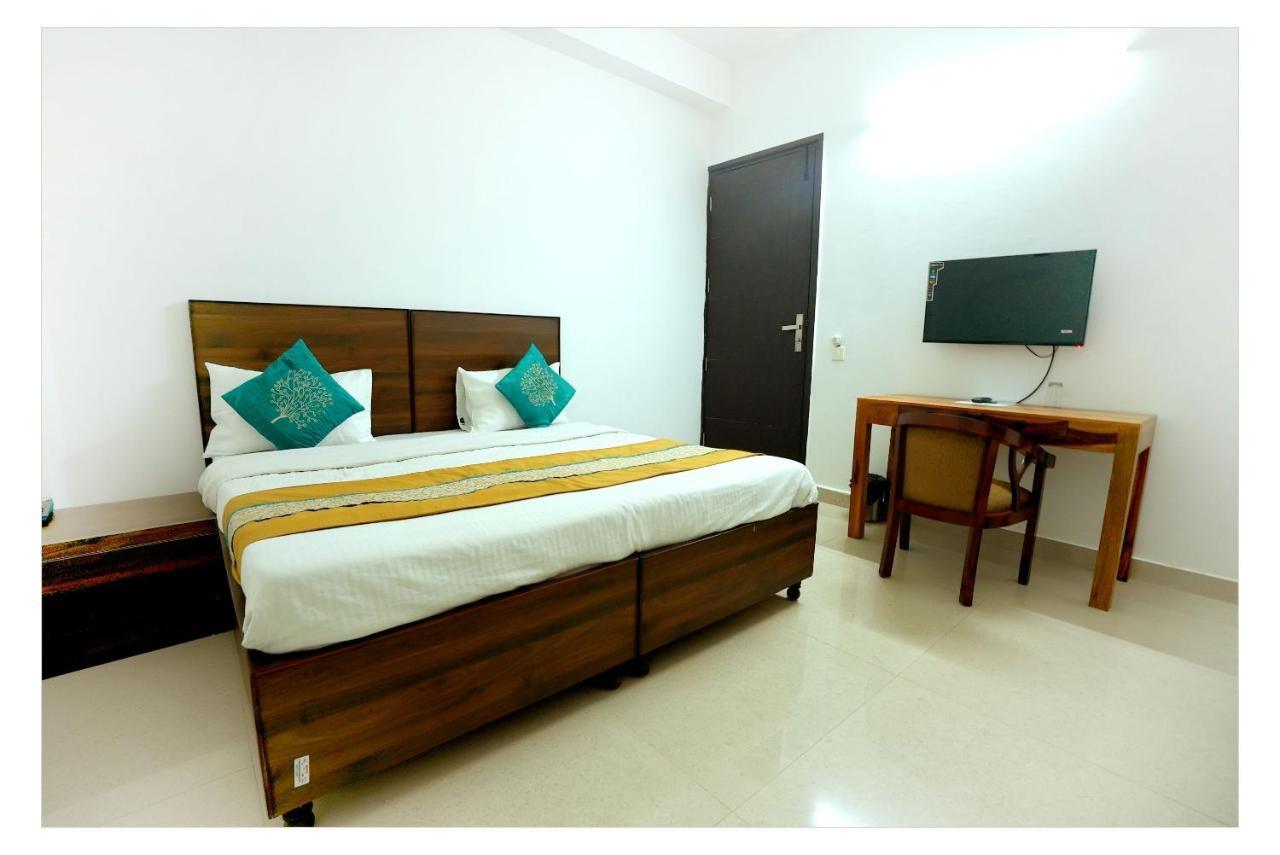Gupta Residency Near Ajnara Heritage Noida Ngoại thất bức ảnh
