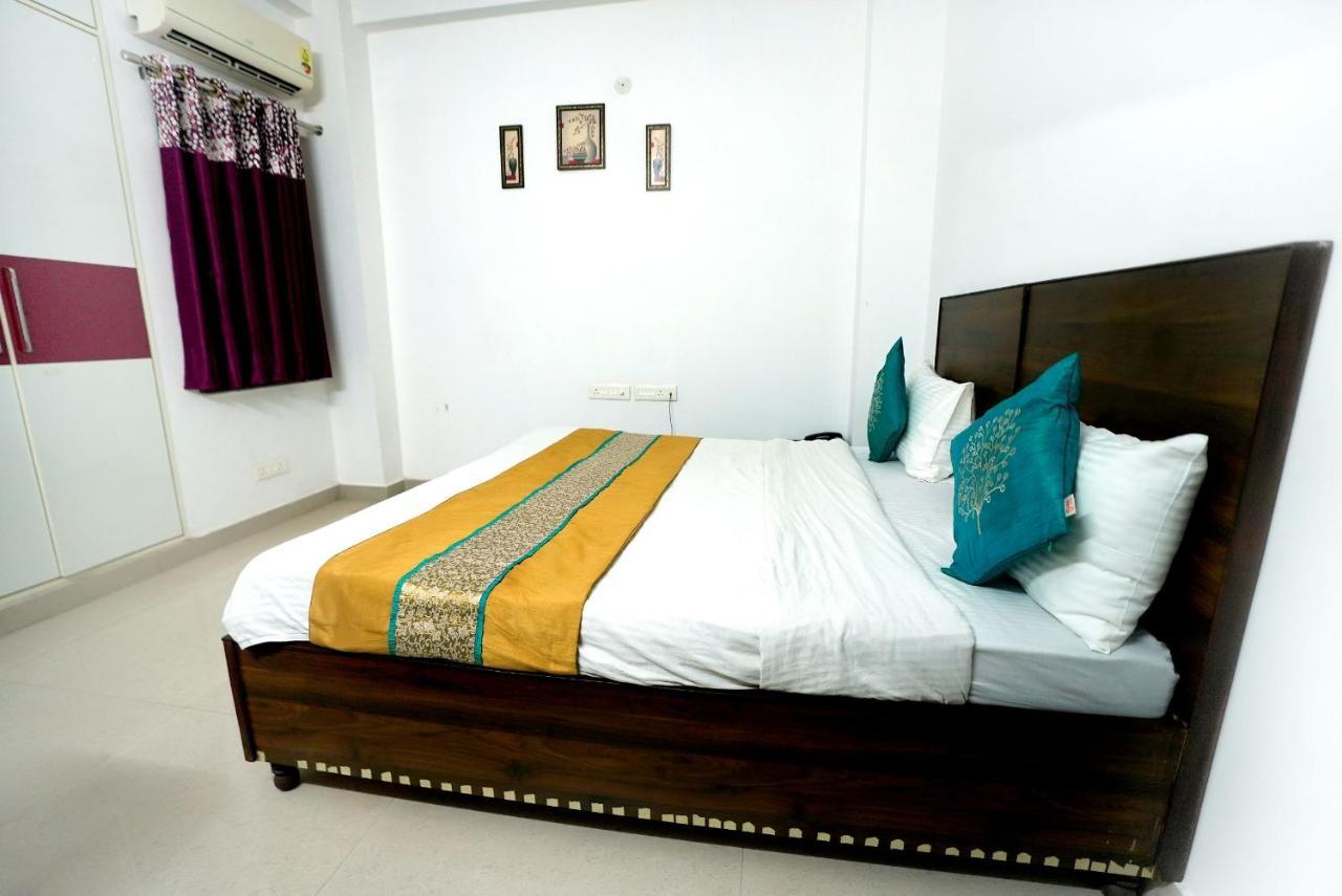 Gupta Residency Near Ajnara Heritage Noida Ngoại thất bức ảnh