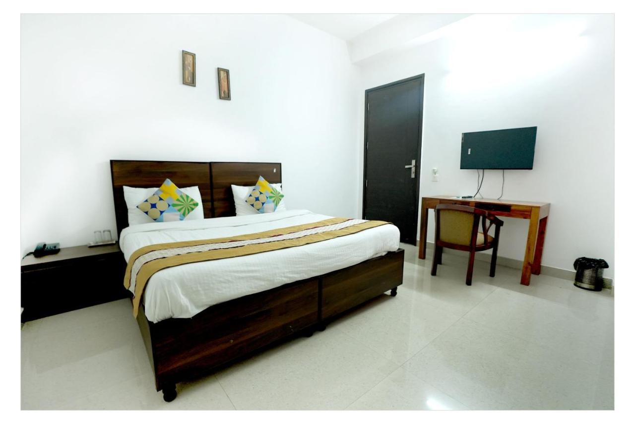 Gupta Residency Near Ajnara Heritage Noida Ngoại thất bức ảnh