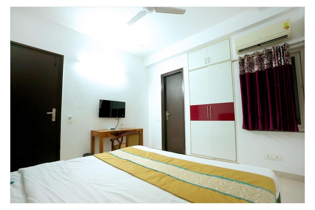 Gupta Residency Near Ajnara Heritage Noida Ngoại thất bức ảnh