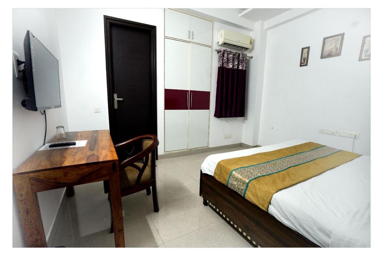 Gupta Residency Near Ajnara Heritage Noida Ngoại thất bức ảnh
