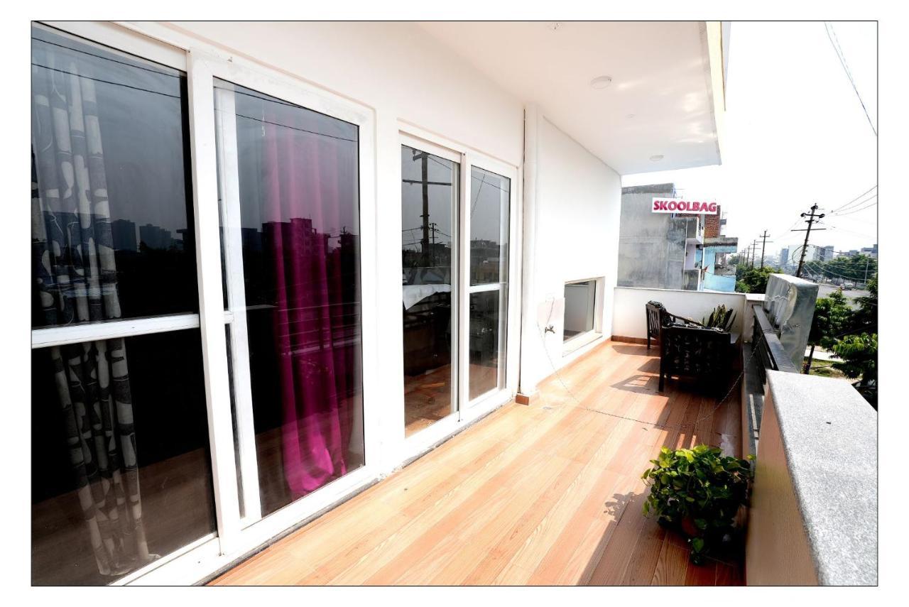 Gupta Residency Near Ajnara Heritage Noida Ngoại thất bức ảnh